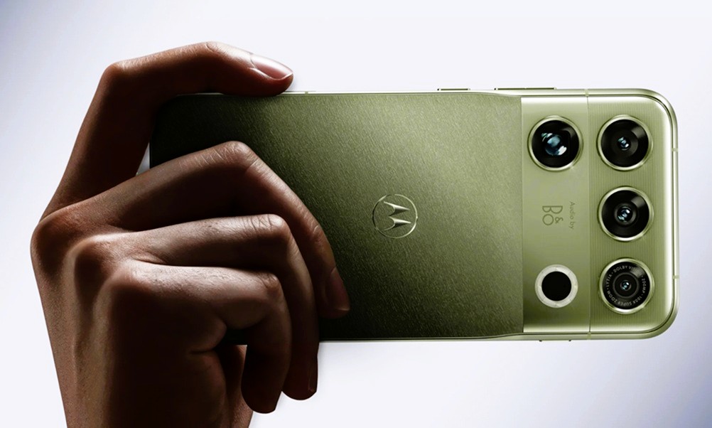 Motorola eleva apuesta premium con nuevo signature 27