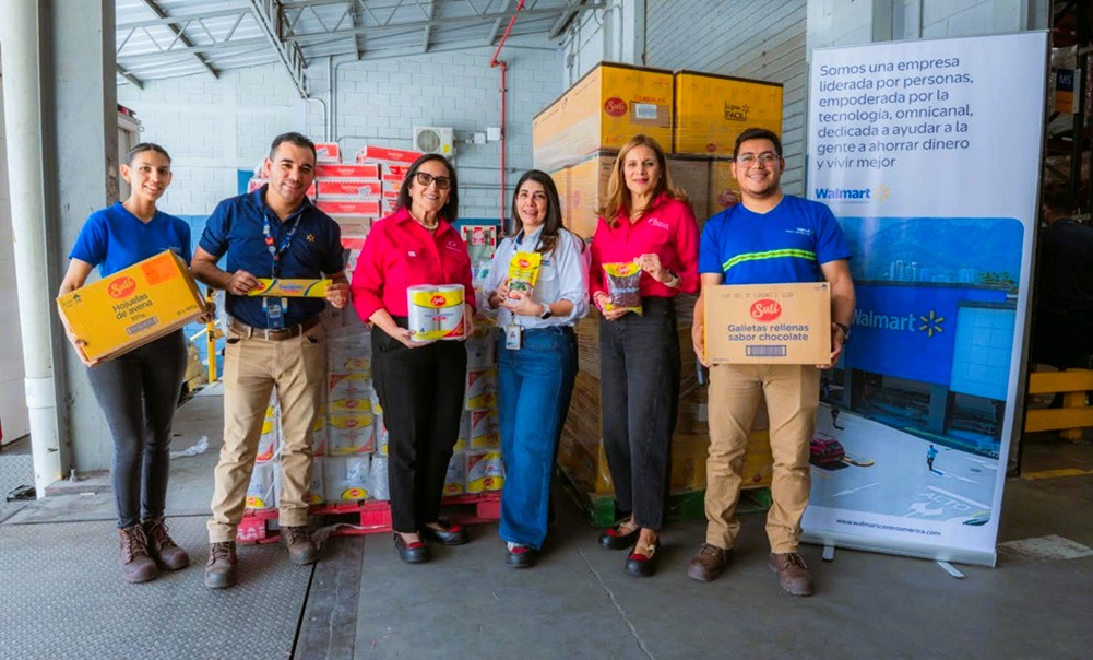 Walmart lleva apoyo vital a pacientes de Funhocam en Mes Rosa